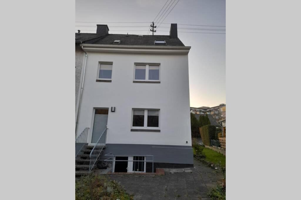 Hinter Burg, Haus Mit Garten Mayen Bagian luar foto