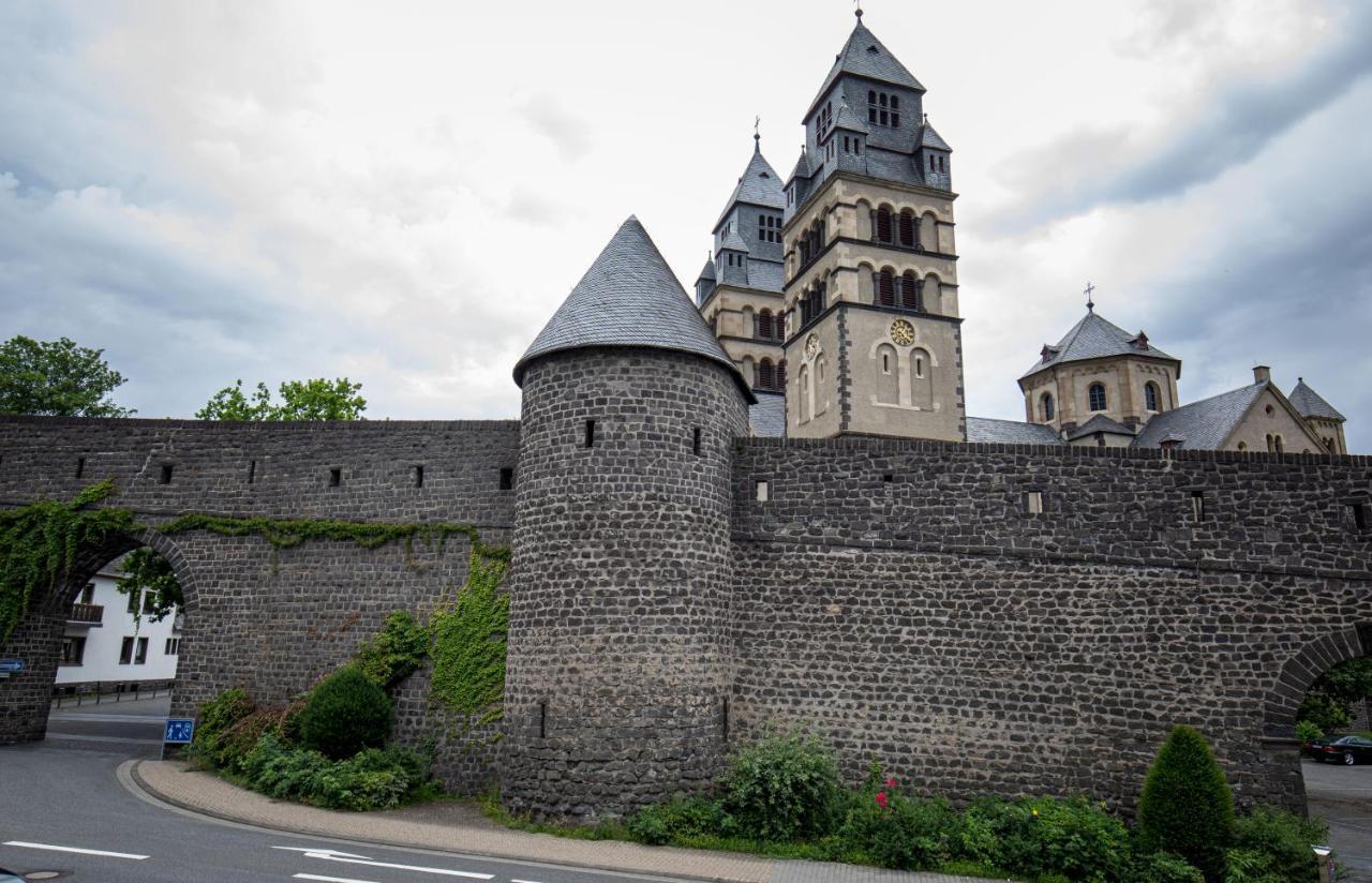 Hinter Burg, Haus Mit Garten Mayen Bagian luar foto