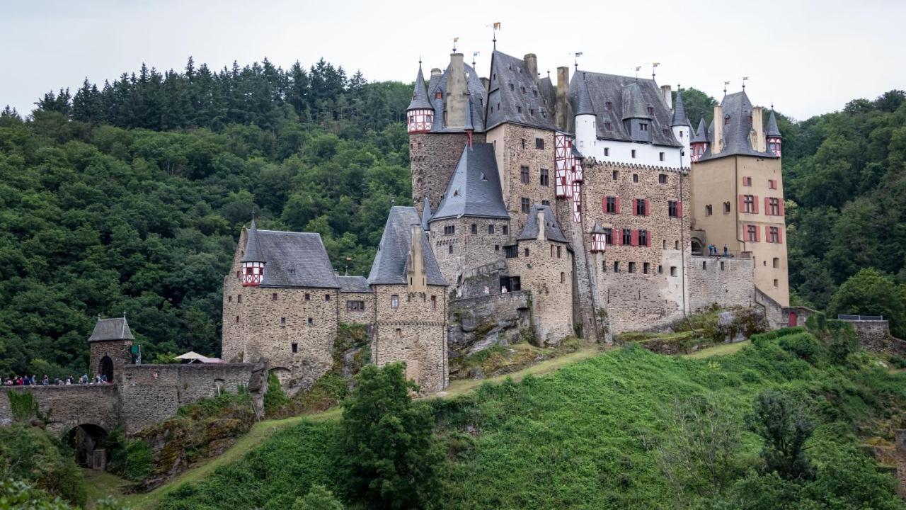 Hinter Burg, Haus Mit Garten Mayen Bagian luar foto